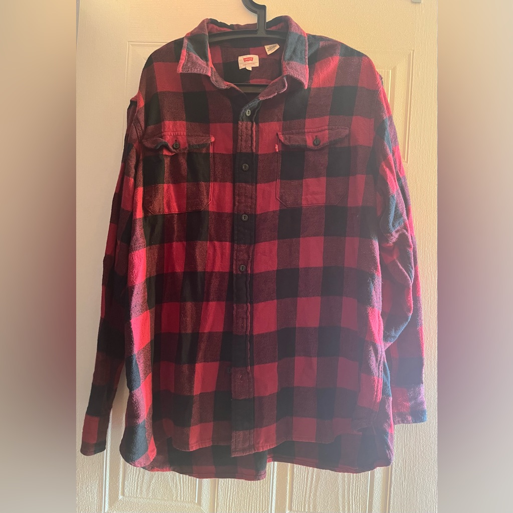 Levi's Women's Red And Black Plaid Button Down Shirt